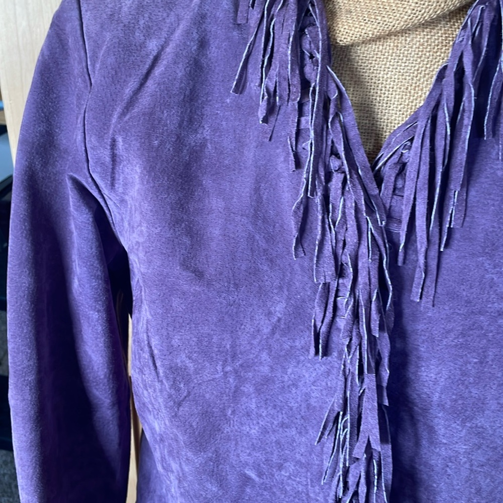Beautiful purple western suede jacket with fringe trim - Picture 2 of 6